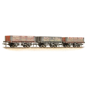 Bachmann 37-097 - 5 Plank Wooden Floor 3-Wagon Pack 'Private Owner Coal Traders' [Weathered]