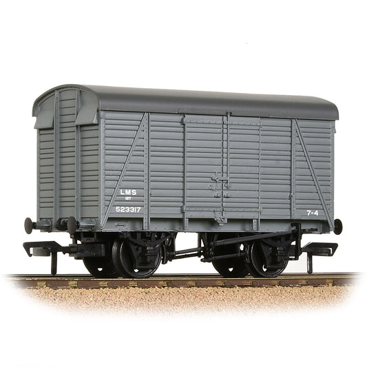 Bachmann 38-080C - SR 12 Ton 2+2 Planked Ventilated Van LMS Grey