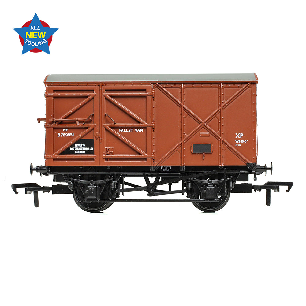 Bachmann 38-950 - BR 12T Palvan 'Pallet Van' BR Bauxite (Early)