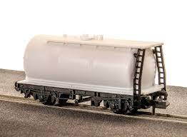 Peco KNR-50 - 15ft Wheelbase Tank Wagon (Kit)