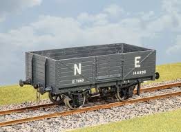 Peco PS11 - LNER 12 ton 6 Plank Open Wagon