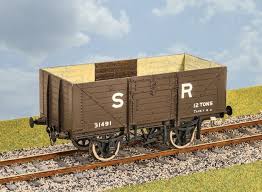 Peco PS12 - SR 12ton 8 Plank Open Wagon