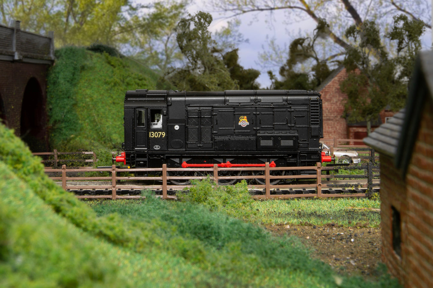 Hornby R30121 - NRM BR Class 08 0-6-0 No.13079