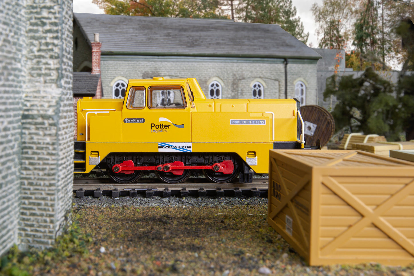 Hornby R30307 - Potter Industries Sentinel, 0-6-0DH 'Pride of the Fens'