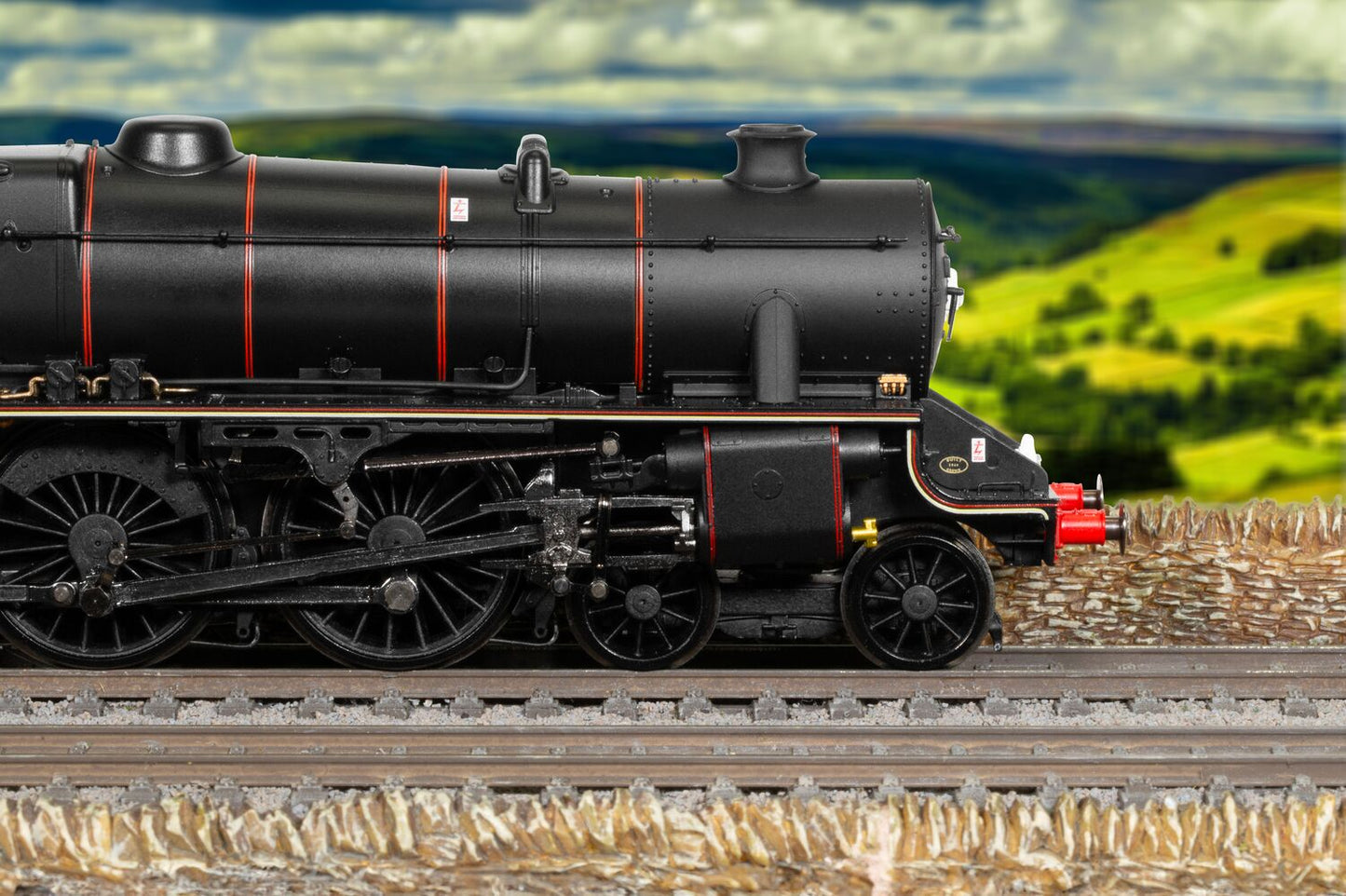 Hornby R30225SS - BR, Stanier 5MT 'Black 5', 4-6-0, 44726 With Steam Generator