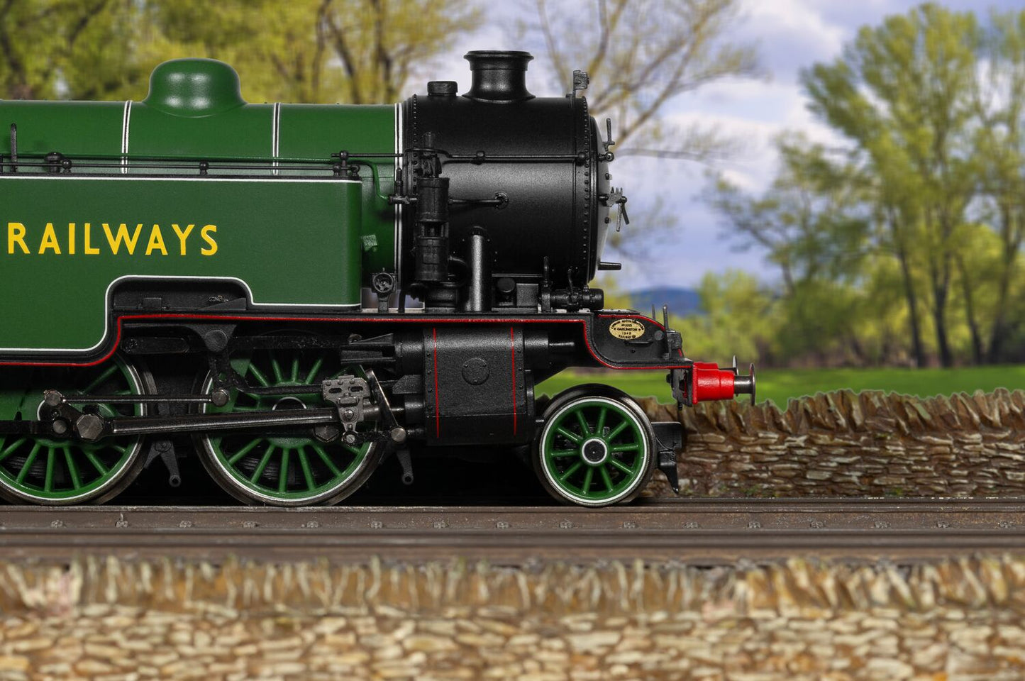 Hornby R30360 - British Railways Thompson Class L1 2-6-4T No.E9011