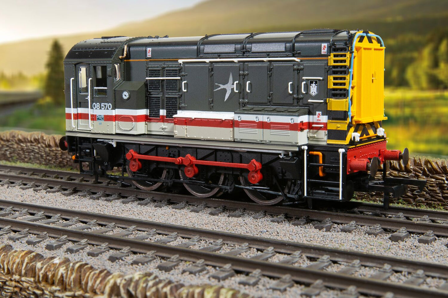 Hornby R30368 - BR Intercity Class 08 0-6-0 No.08570