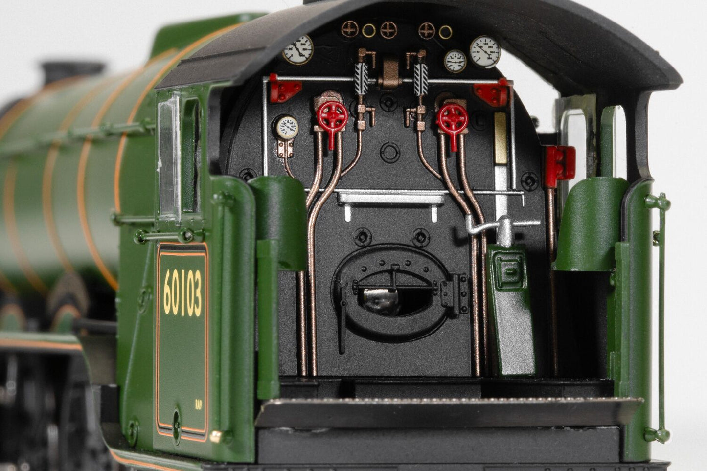 Hornby R3991SS - BR A3 Class 'Flying Scotsman' with Steam Generator, Diecast Footplate & Flickering Firebox