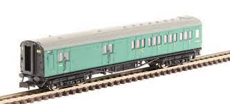 Dapol 2P-012-356 - Maunsell Coach BR Brake 3rd Class SR Green 3221