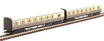 Dapol 2P-003-006 - B Set Coach Twin Pack GWR Cities Crest in Chocolate & Cream 6411 & 6412