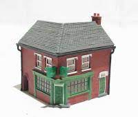 Hornby Lyddle End N8074 - Corner Terrace Off Licence