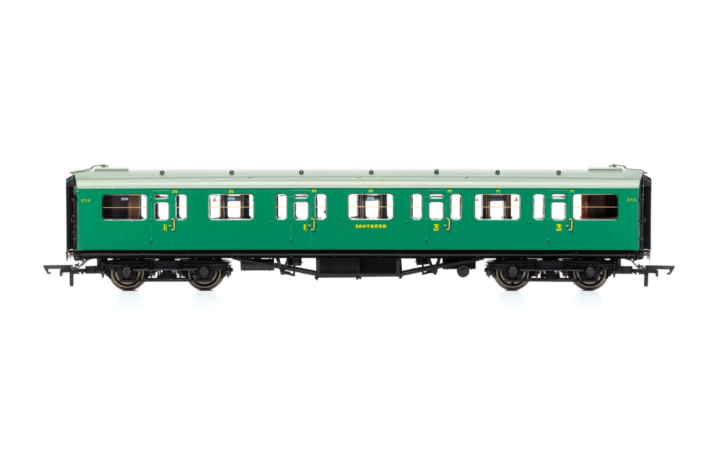 Hornby R4882A - SR Bulleid Suburban Composite Coach '5719'