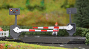 Train Tech LC10 - Crossing Set (Single)